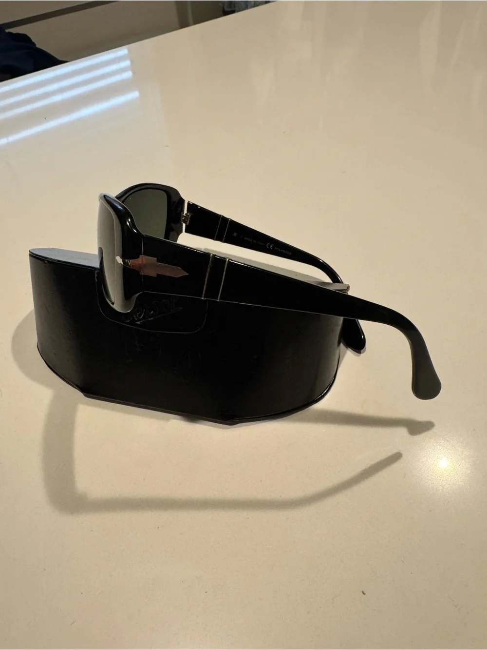 Persol PO2835-S Polarized Black 95/58 Made in Italy w/ Case